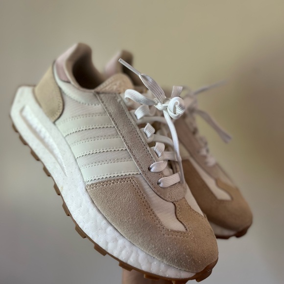 adidas Shoes - Adidas Women’s Retropy E5 shoes